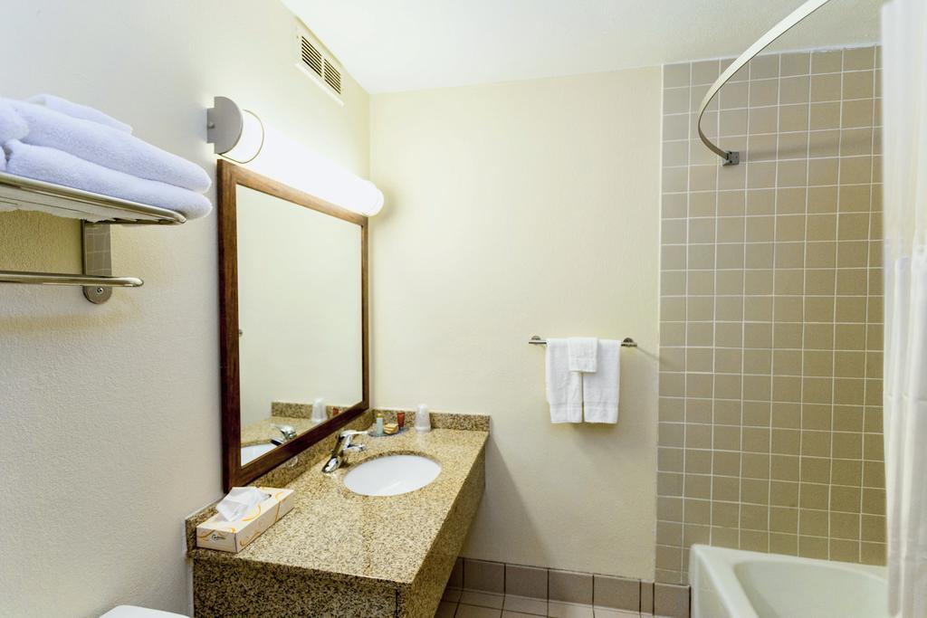 Downtown Duluth Inn Екстер'єр фото